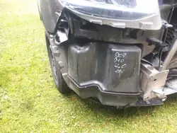 Mercedes AdBlue-säiliö OEM A9104706900 - Käytetty