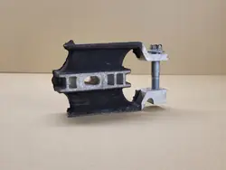 Moottorin tukikumi Volvo