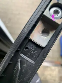 Barre de toit BMW OEM 120946-10 Côté gauche Shadowline noir