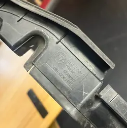 BMW Motorhuks tätning OEM 7450921 - Begagnad