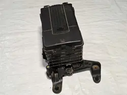 Käytetty Akkulaatikon Pohja OEM 1K0915333H VW Passat B6