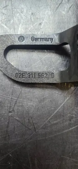Käytetty VAG vaihdetanko OEM 02E311562D DQ250 DSG:lle