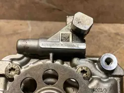 Pompe à huile Mercedes-Benz OE R2781810601 - Occasion
