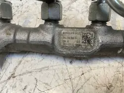 Inspuitrail Sensor OEM 04L130089F Audi A3 1.6 TDI