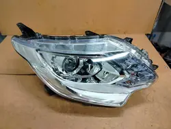 Faros Xenón Derecho Mitsubishi L200 V OEM 8301C742