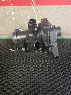 Termostaatin kotelo Audi A4 B8