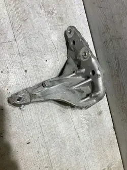 Suporte de montagem Ford Kuga III 2023 OEM LX6E8D611AA