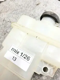 APS8388 Toyota OE Réservoir d'expansion pour RAV 4 XA50