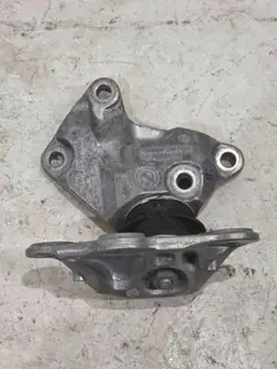 Versnellingsbaksteun BMW X3 OEM 6861571 - Gebruikt