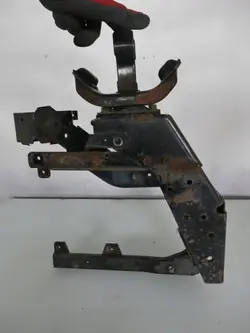 Tranca de Cabine Direita ISUZU GRAFTER N35 OEM N75