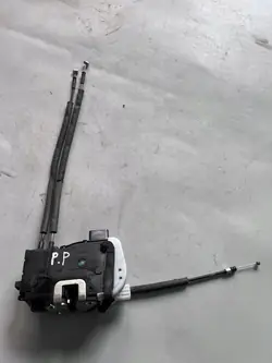 Cerradura de Puerta Delantera Derecha Hyundai ix35 09- OE 81320-2Y000