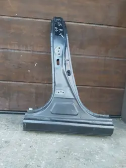 Toyota Corolla E15 Höger B-stolpe OEM