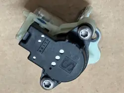 AdBlue-tasonanturiventtiili Mercedes Sprinter W907 98001757