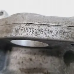 Nissan OE Lagerstödbracket OEM 180908B049