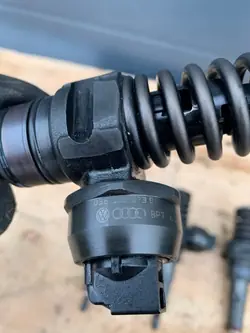 Bränslepump OEM 038130073BP för 1.9/1.4 TDI