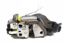 Vänster framdörrslås LEXUS GS 6904042250