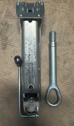 Macaco de Carro Mercedes W211 OEM A2115830415 - Usado
