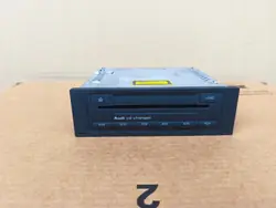 Mudador CD Audi OEM CFA00039A - Usado