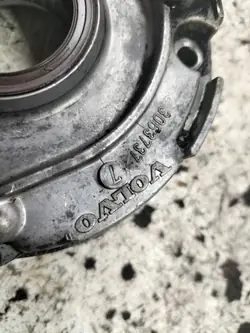 Pompe à huile OEM 3063737 pour Volvo S60 2.4 D