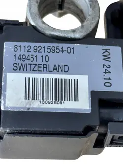 BMW X6 E71 9215954 Akun negatiivinen napakiinnike