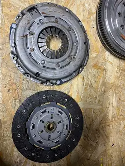 Volant Bi-masse ALFA GIULIETTA MITO FIAT 1.6D 55248440