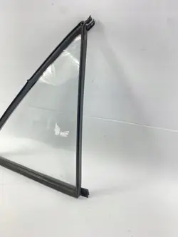 Vidro lateral traseiro OEM SZYBA/SDV10502