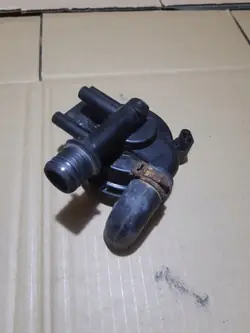 Soupape Filtre à Charbon Audi A6 C7 OEM 8K0906253A