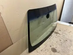 Begagnad Nissan Navara D40 vindruta OEM MAM83835