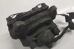 Vasemman etujarrusatulan SAAB 9-3 93176375