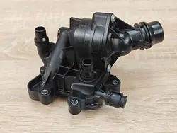 Termostaatin kotelo OEM 8581627 BMW 2.0D:lle