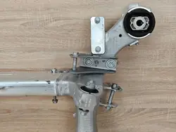 Taka-akselin kantaja OEM 6894149 BMW X6 G06:lle