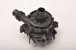 Pompe à eau BMW OEM 8637953 pour F20 F30 F34