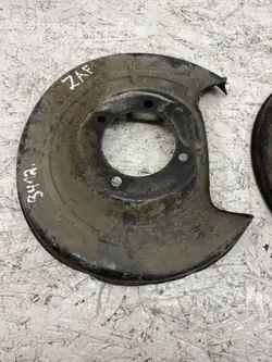 Opel Zafira C 2015 Bakre bromskivssköld OEM 13408175