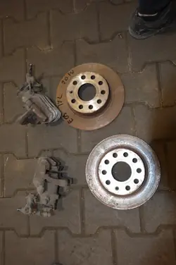 OEM 9891150073 VW EOS 2.0 FSI Étriers & Disques Arrière