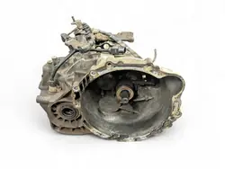 6-Speed Manual Transmission Kia Carens 2 FG 2008 OEM 43000-24450