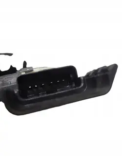 Bakre vänstra dörrlås PEUGEOT 3008 2011 OEM 006236