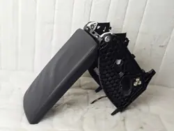 OEM 3V0864207 Keskikonsoli Käsinoja Skoda Superb III