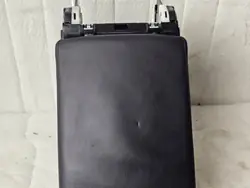 OEM 3V0864207 Keskikonsoli Käsinoja Skoda Superb III