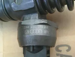 Pompe injection Golf 5 2.0 TDI OEM 038130073BJ
