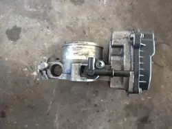 Corps de papillon Peugeot 9648053780