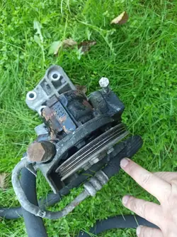 Pompe de direction OEM 33224411 pour Albea 1.2 16v