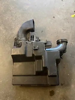 OEM 28190-2V100 Luftresonator für Hyundai Veloster 1.6 GDI