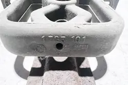 Support d'échappement BMW 8 (E31) 5.0L 1994 OEM 1723101