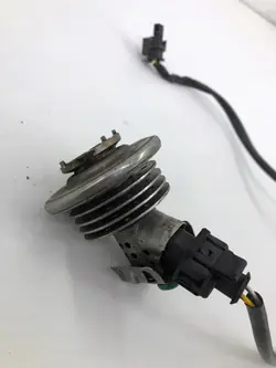Mercedes AdBlue-injector OEM A0004900713 - Gebruikt