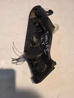 Renault Thalia II Vasen takalampun kanta OEM 20260850