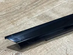 Bakre vänster dörrskrapremsa OEM A2317250365