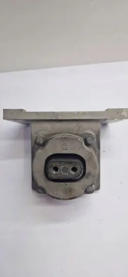 Soporte de caja Maserati Ghibli OEM 670038976