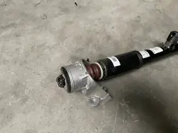 Vasen Takaiskunvaimennin Volvo XC90 II OEM 32346058