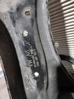 Aufhängungslenker OEM 6R0407151F für Skoda Fabia III Rapid