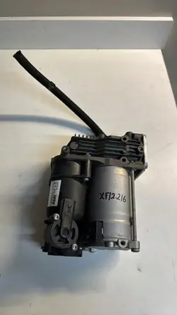 Jaguar XF Veringscompressorpomp OEM AMK 93727-0